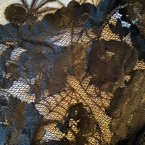 Victorias Secret Black Floral Lace Lingerie - Picture 4 of 4